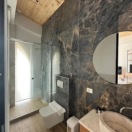 Otel Trevi & Restorant, Shëngjin