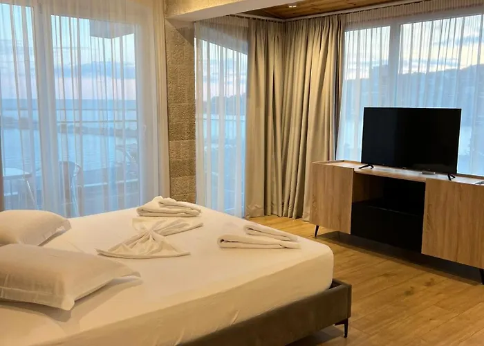 Trevi & Restorant, Hotell