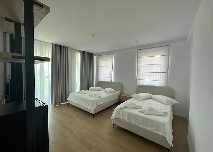 Hotel Trevi & Restorant, 4*