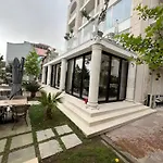 Trevi & Restorant, Hotel Shëngjin