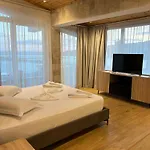 Trevi & Restorant, Hotel