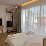 Trevi & Restorant, Hotel Shëngjin