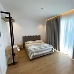 Hotel Trevi & Restorant, 4*