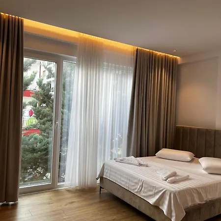 Hotel Trevi & Restorant, 4*