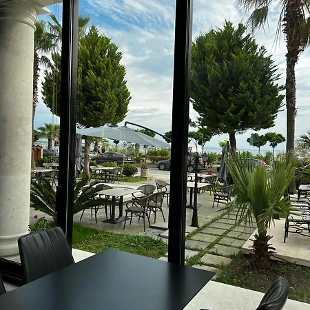 Отель Trevi & Restorant,