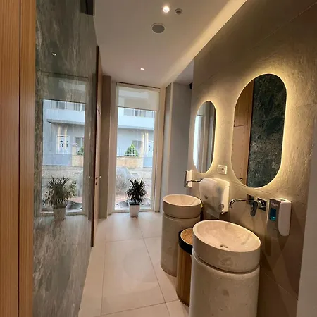 Trevi & Restorant, 4* Shëngjin