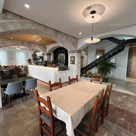 Отель Trevi & Restorant, 4*