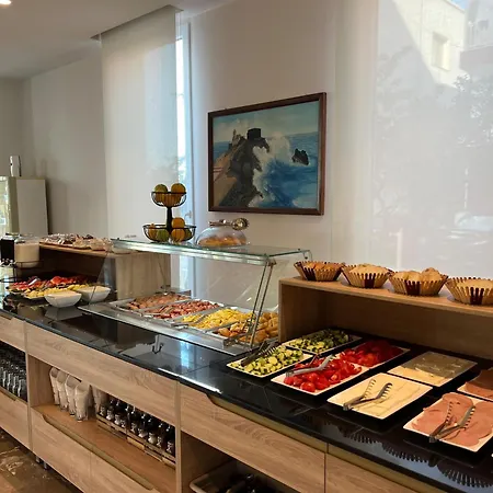 Trevi & Restorant, Отель
