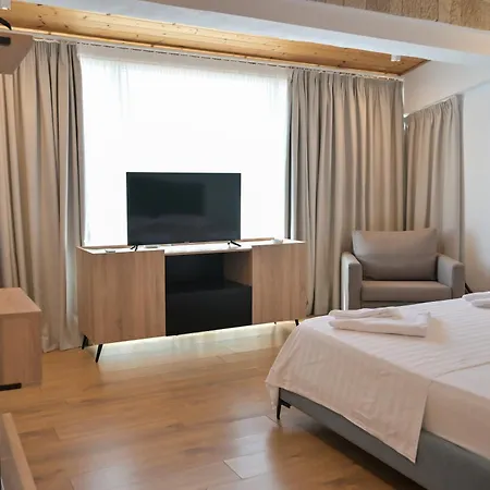 Trevi & Restorant, Hotel 4*