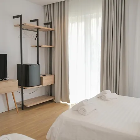 Hotel Trevi & Restorant,