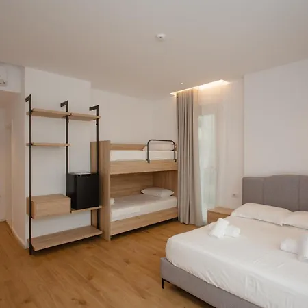 Trevi & Restorant, Hotel