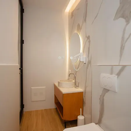 Hotel Trevi & Restorant, 4*