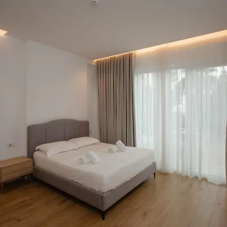 Trevi & Restorant, 4*