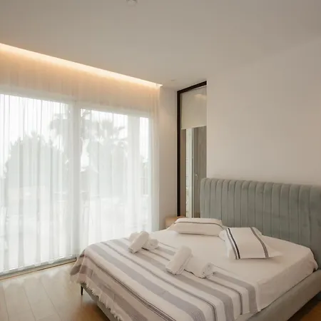 Trevi & Restorant, Отель 4*