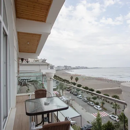 Trevi & Restorant, Отель 4*