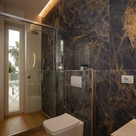 Отель Trevi & Restorant, 4*