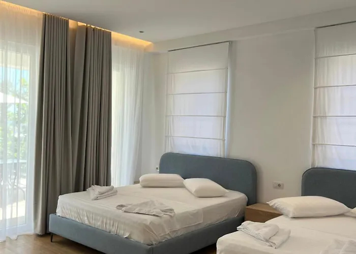 Trevi & Restorant, 4* Shëngjin