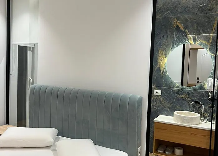 Trevi & Restorant, 4* Shëngjin